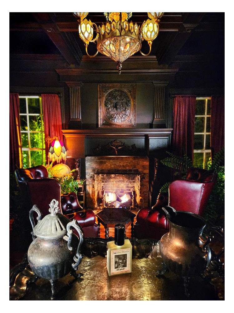 The Mantel – Solstice Scents